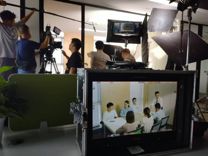 彭水TVC拍摄公司：科技产品视觉化大师，诠释未来感与功能美学